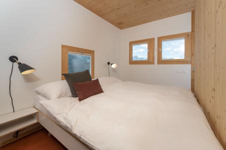 Schlafzimmer Ferienwohnung Chasa Laina Sent